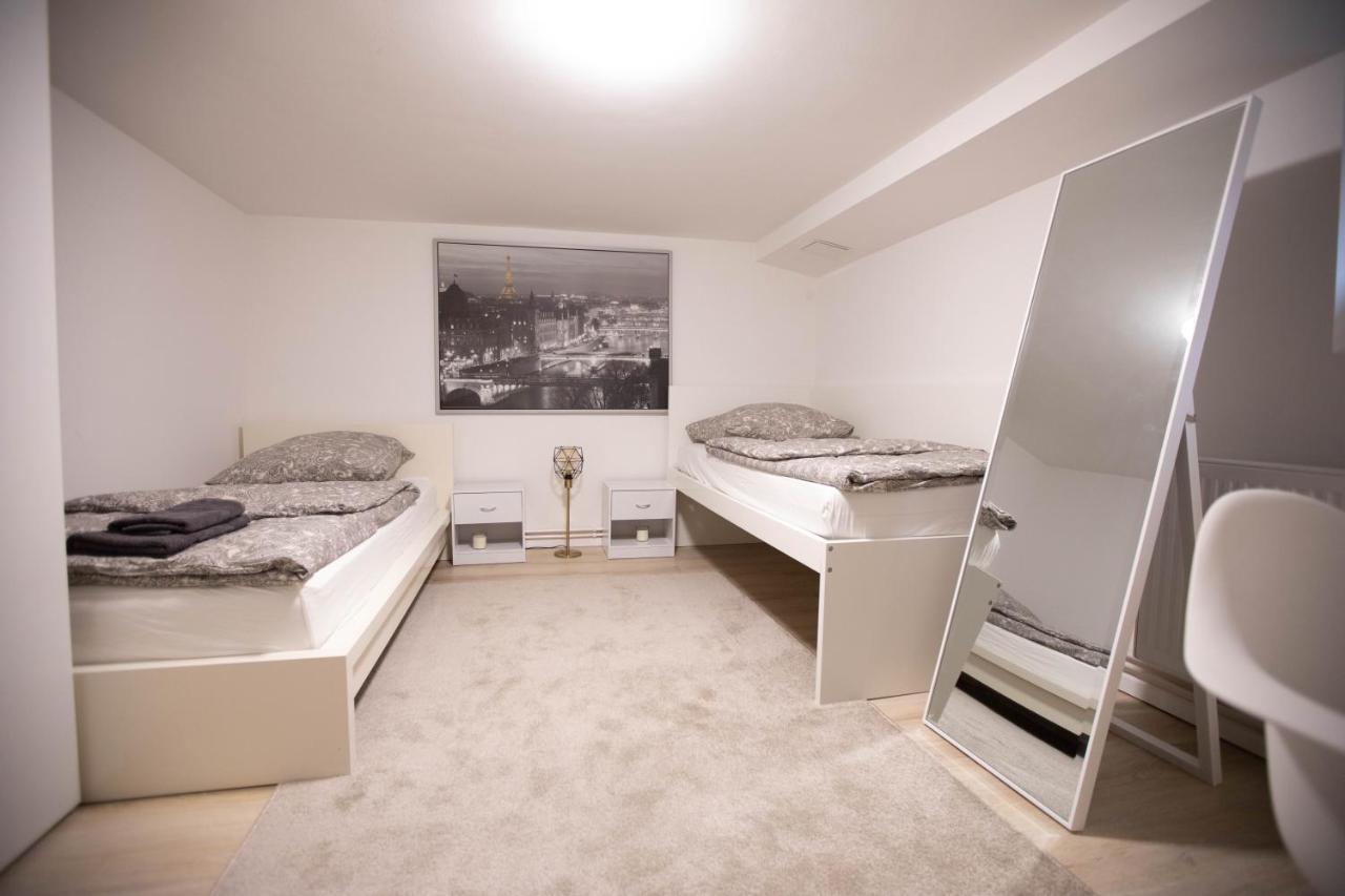 80Qm - 4 Rooms - Private Parking - Keller-Basement - Mallibase Apartments Ганновер Екстер'єр фото